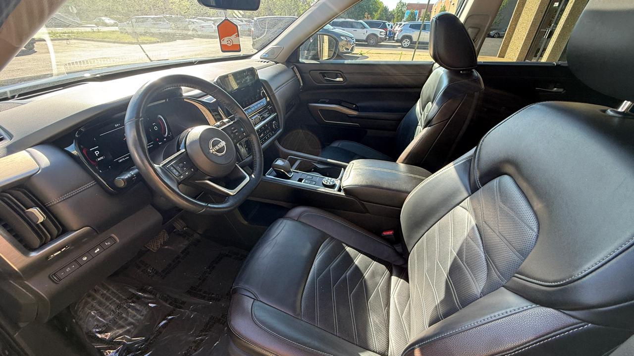 Nissan Pathfinder Platinum 4WD 2024