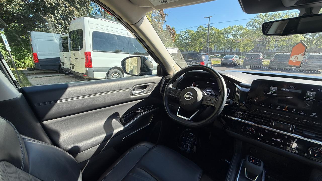 Nissan Pathfinder Platinum 4WD 2024