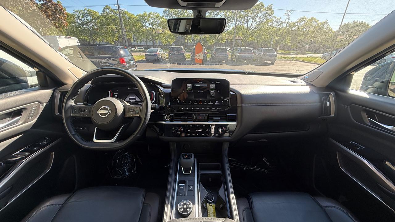 Nissan Pathfinder Platinum 4WD 2024