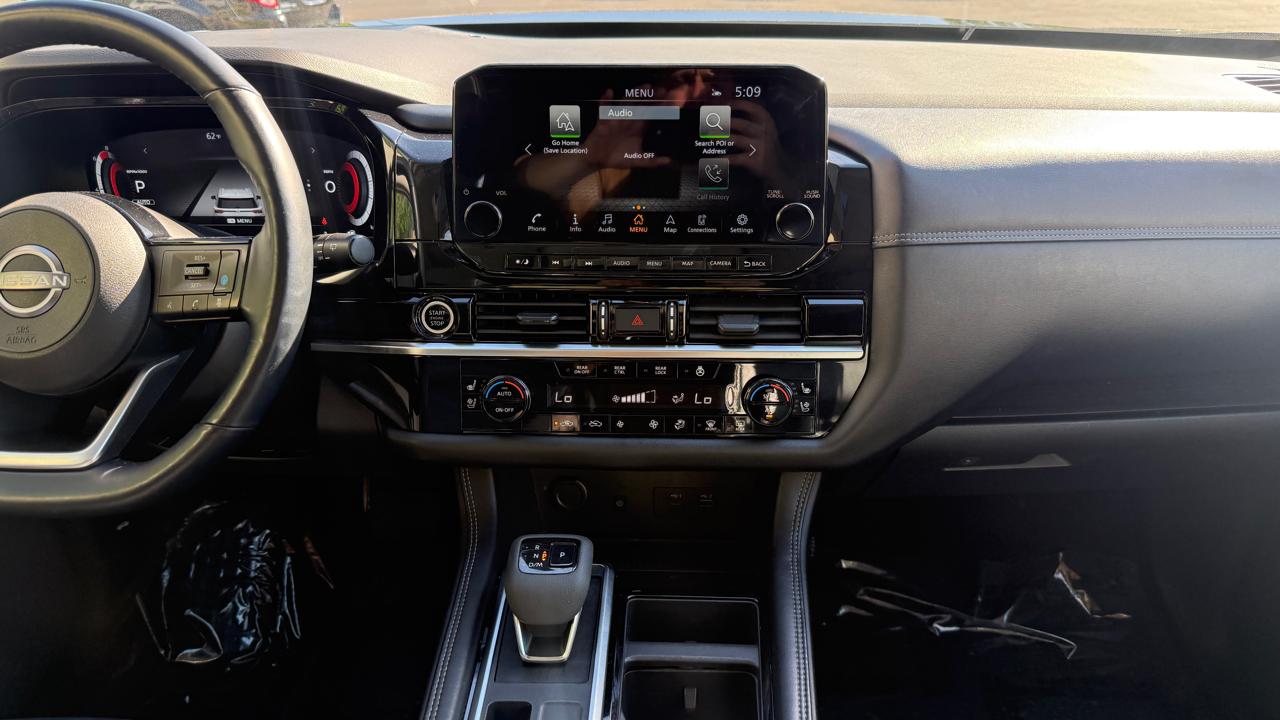 Nissan Pathfinder Platinum 4WD 2024