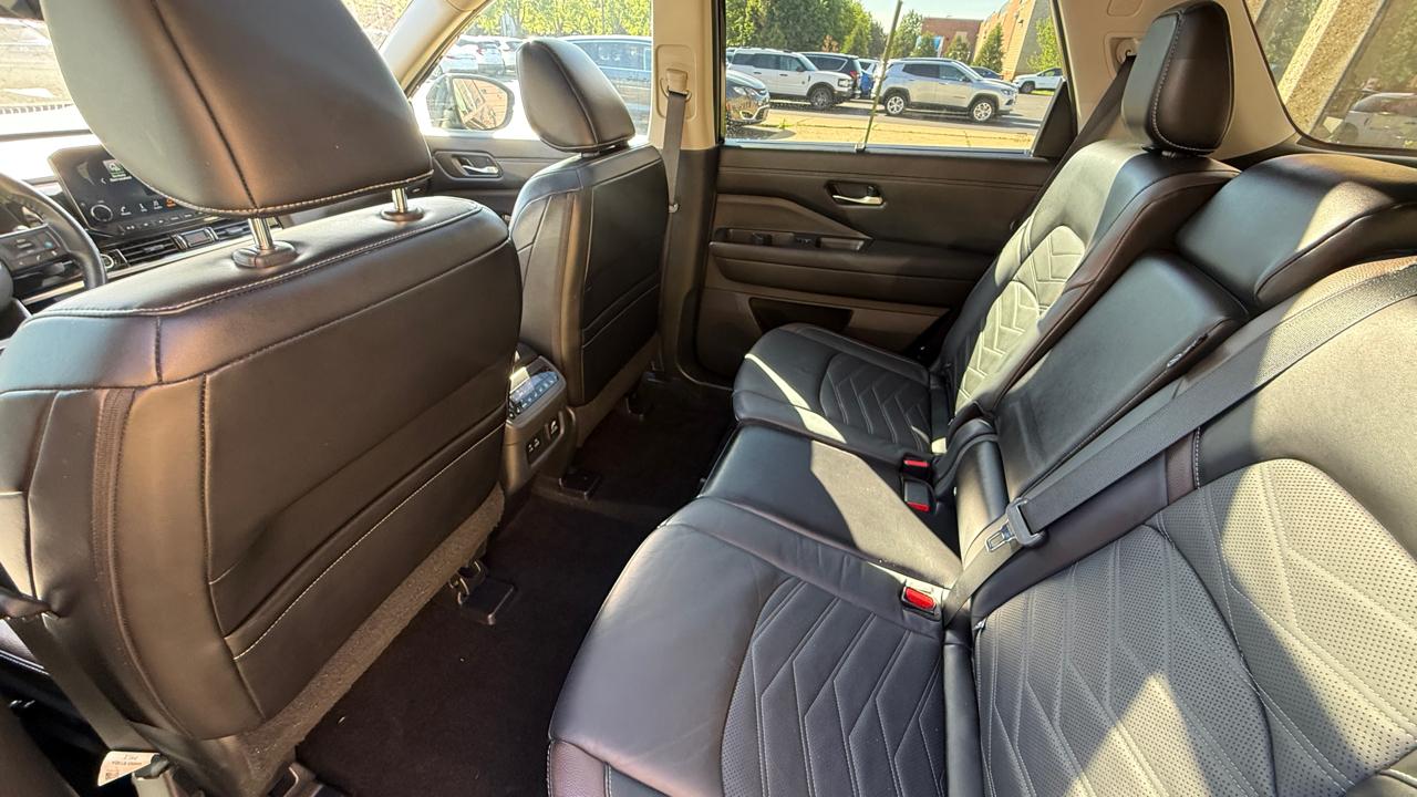 Nissan Pathfinder Platinum 4WD 2024