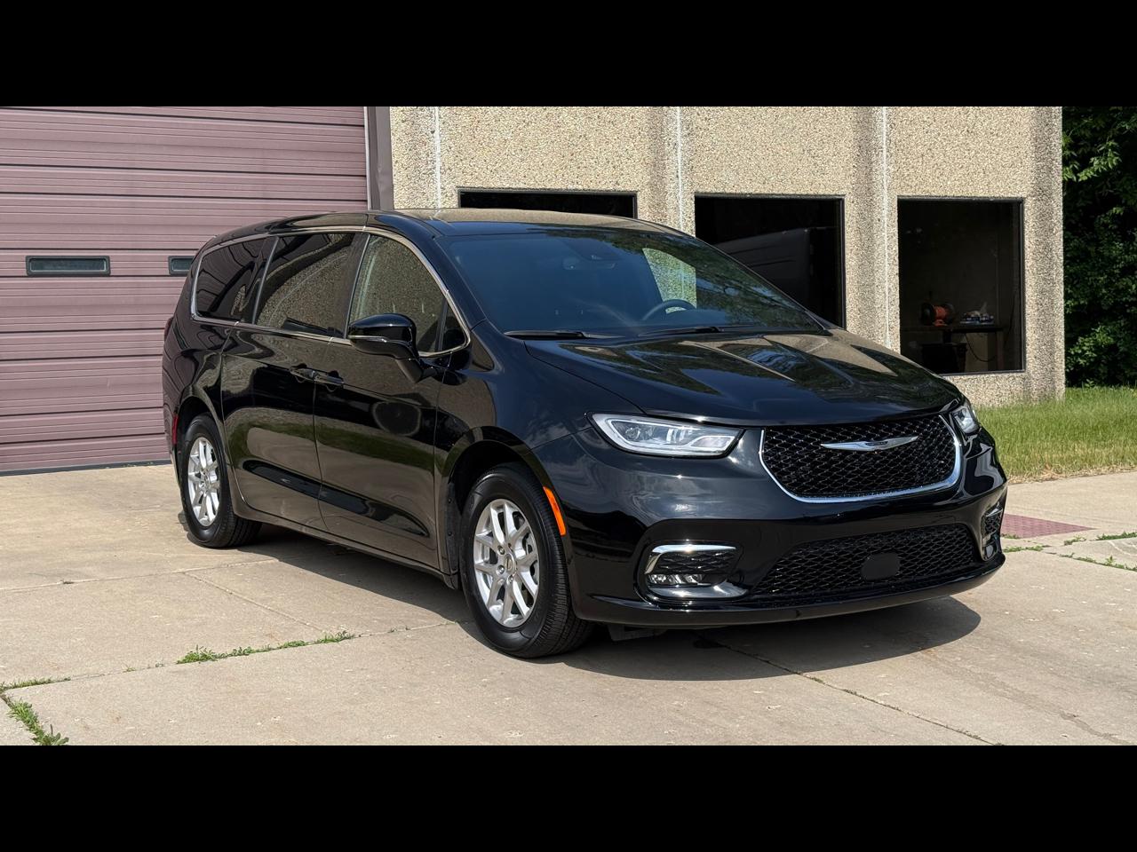 Chrysler Pacifica Select 2025