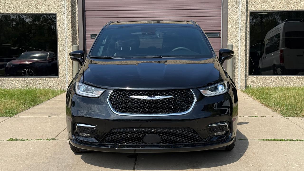 Chrysler Pacifica Select 2025