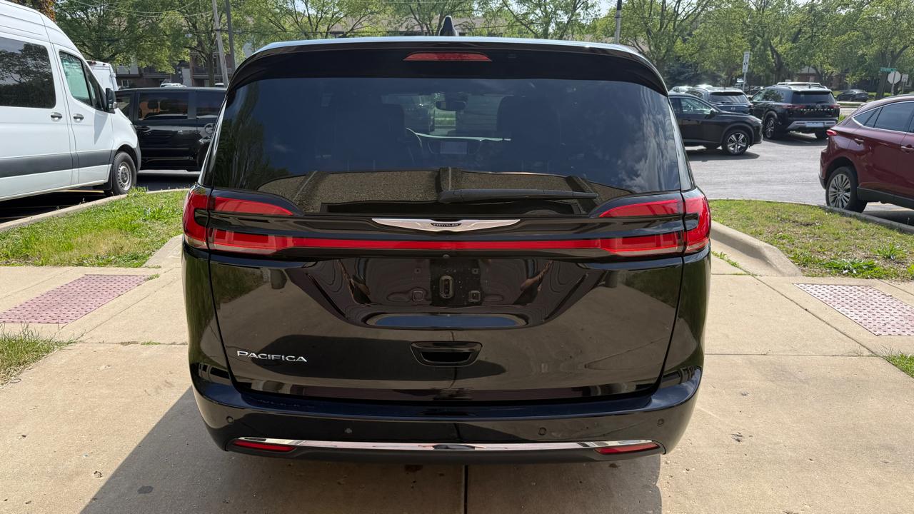 Chrysler Pacifica Select 2025