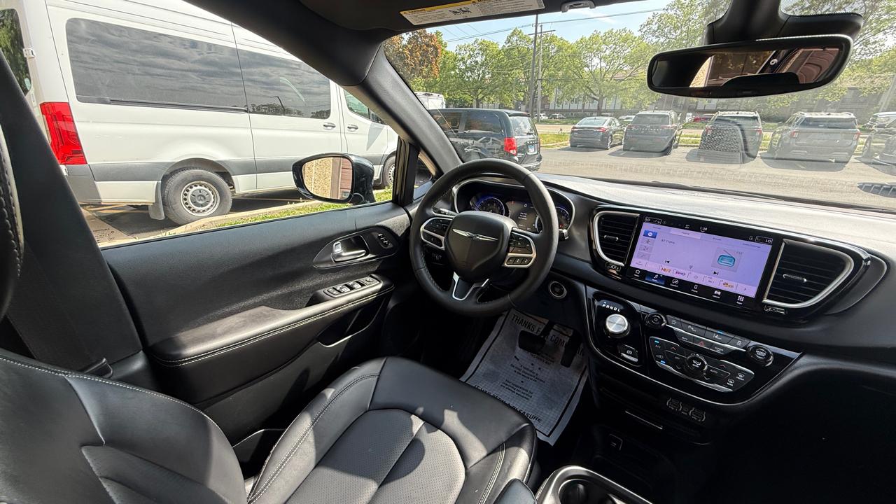 Chrysler Pacifica Select 2025