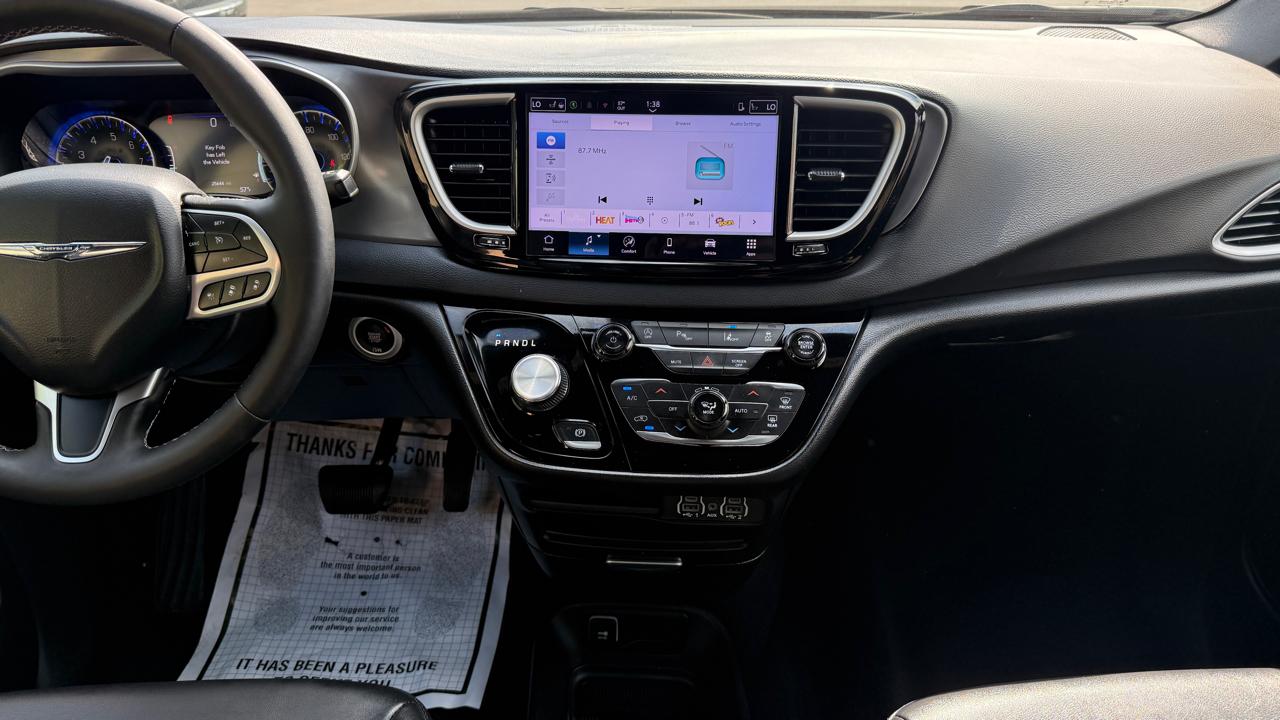 Chrysler Pacifica Select 2025