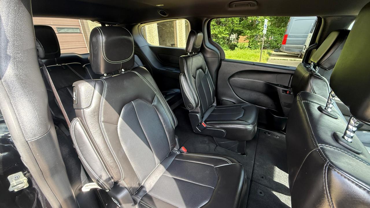 Chrysler Pacifica Select 2025