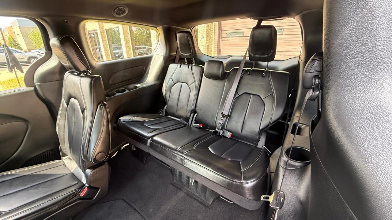 Chrysler Pacifica Select 2025