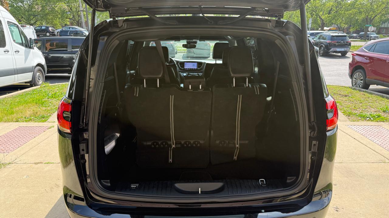 Chrysler Pacifica Select 2025