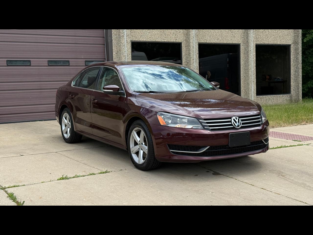 Volkswagen Passat 2.5L SE AT 2013