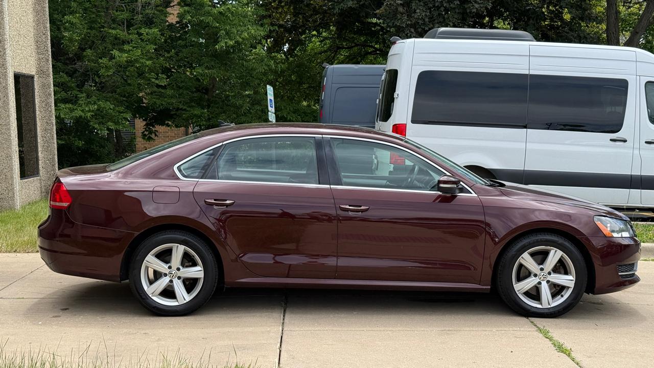Volkswagen Passat 2.5L SE AT 2013
