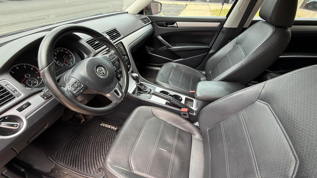Volkswagen Passat 2.5L SE AT 2013