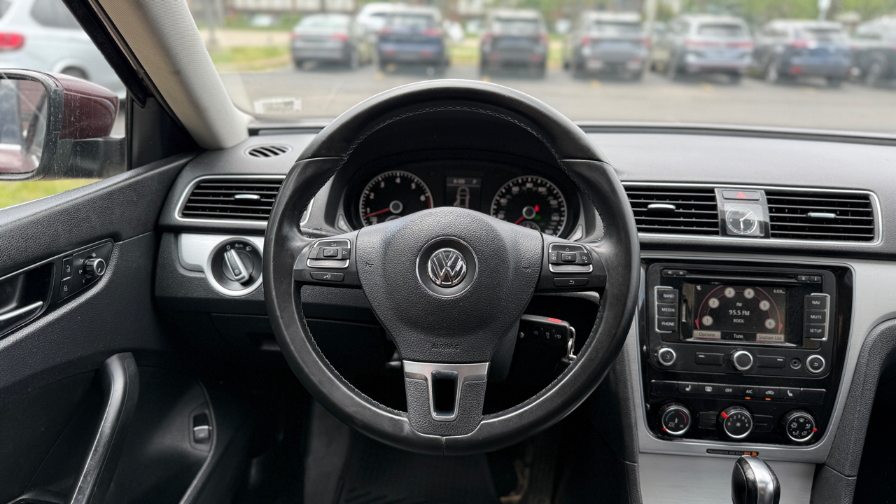 Volkswagen Passat 2.5L SE AT 2013