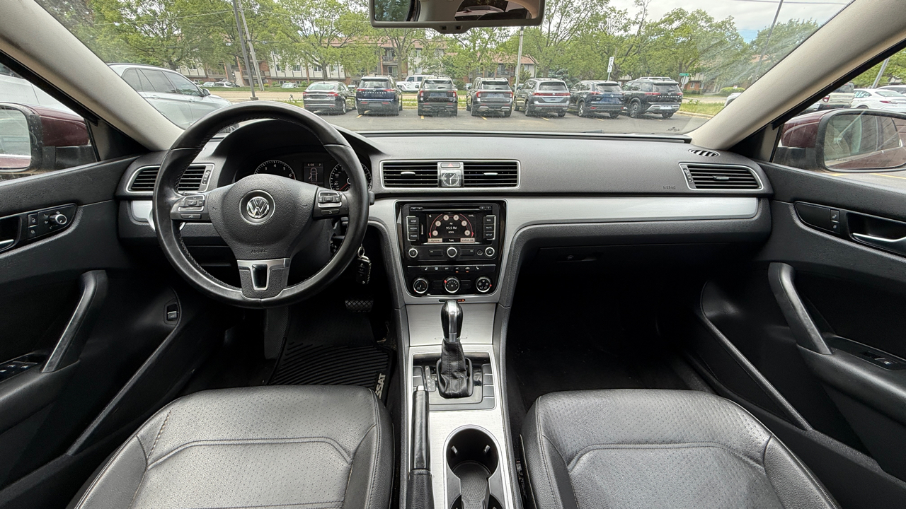 Volkswagen Passat 2.5L SE AT 2013