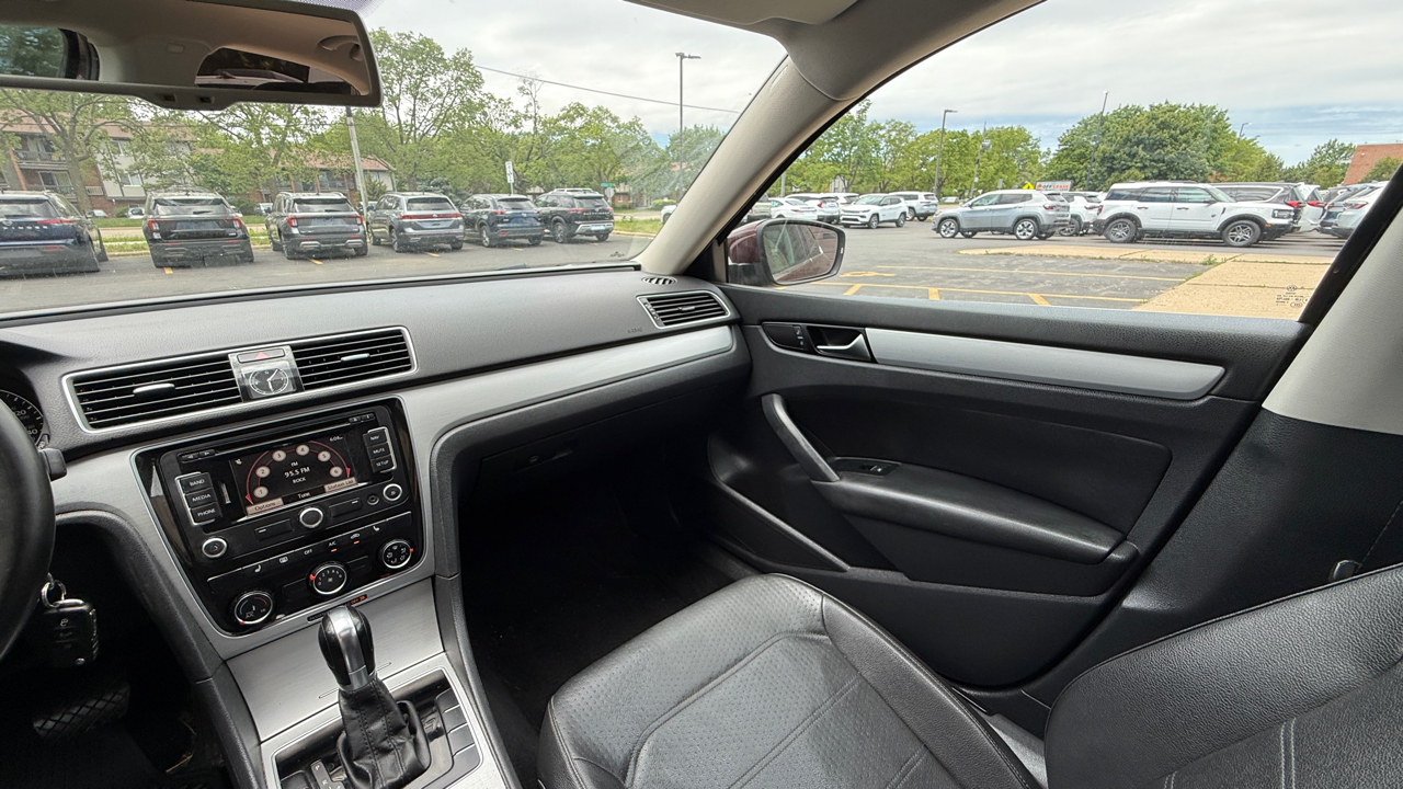 Volkswagen Passat 2.5L SE AT 2013