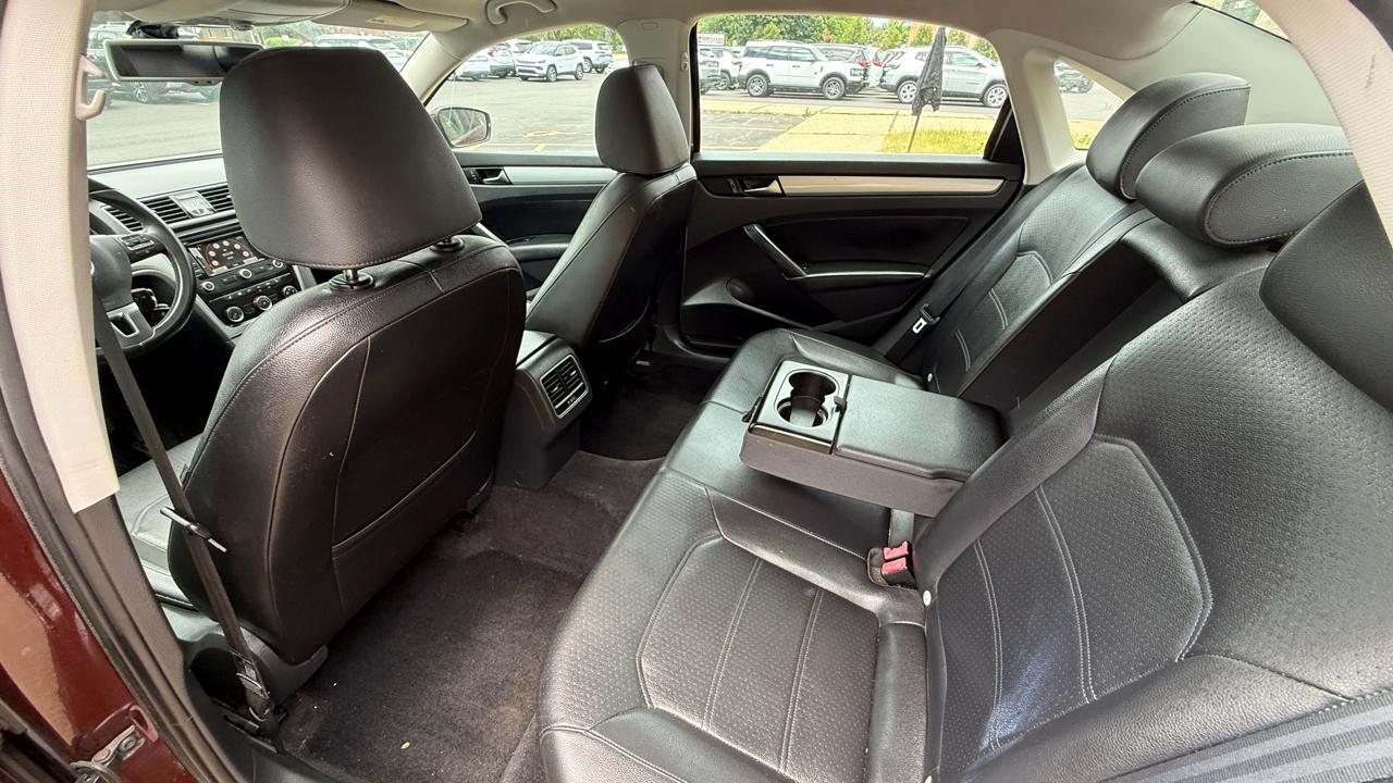 Volkswagen Passat 2.5L SE AT 2013