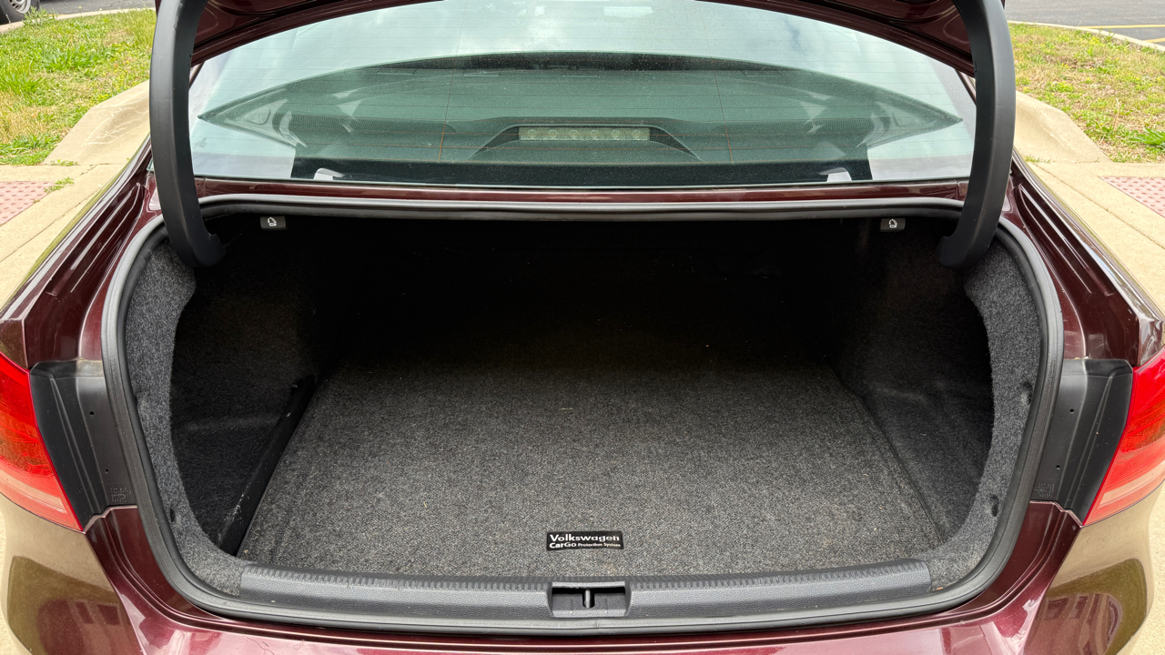 Volkswagen Passat 2.5L SE AT 2013
