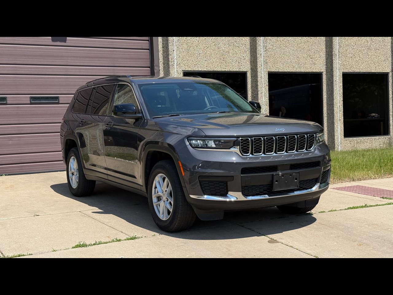 Jeep Grand Cherokee L Laredo 4WD 2023