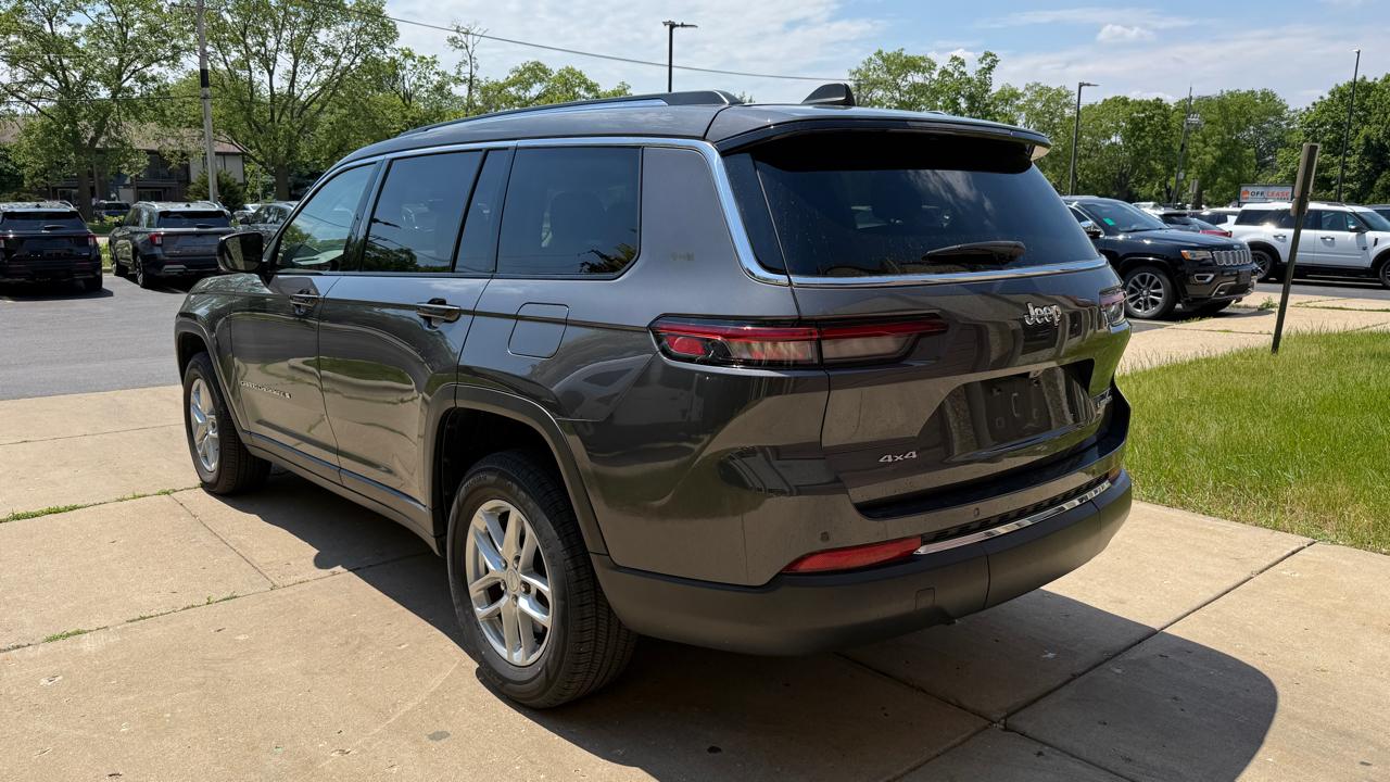 Jeep Grand Cherokee L Laredo 4WD 2023