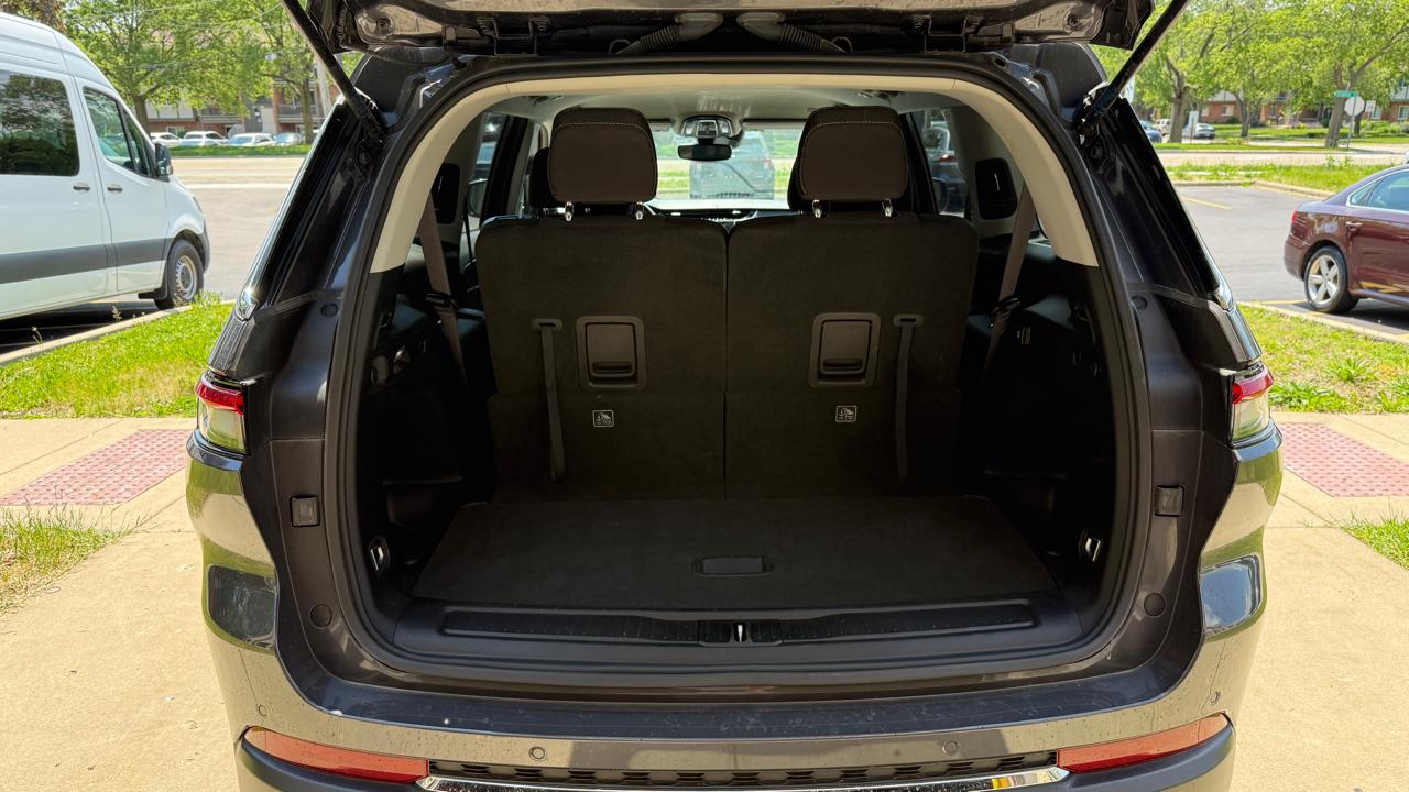 Jeep Grand Cherokee L Laredo 4WD 2023