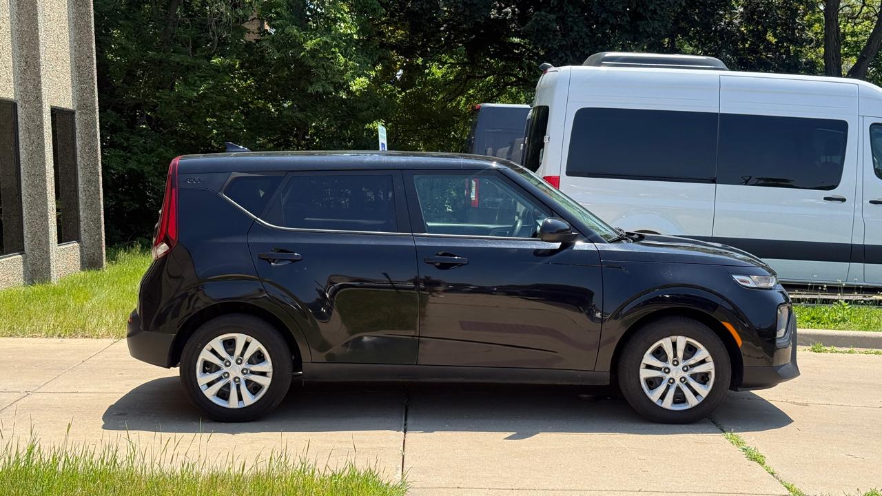 Kia Soul LX CVT 2022