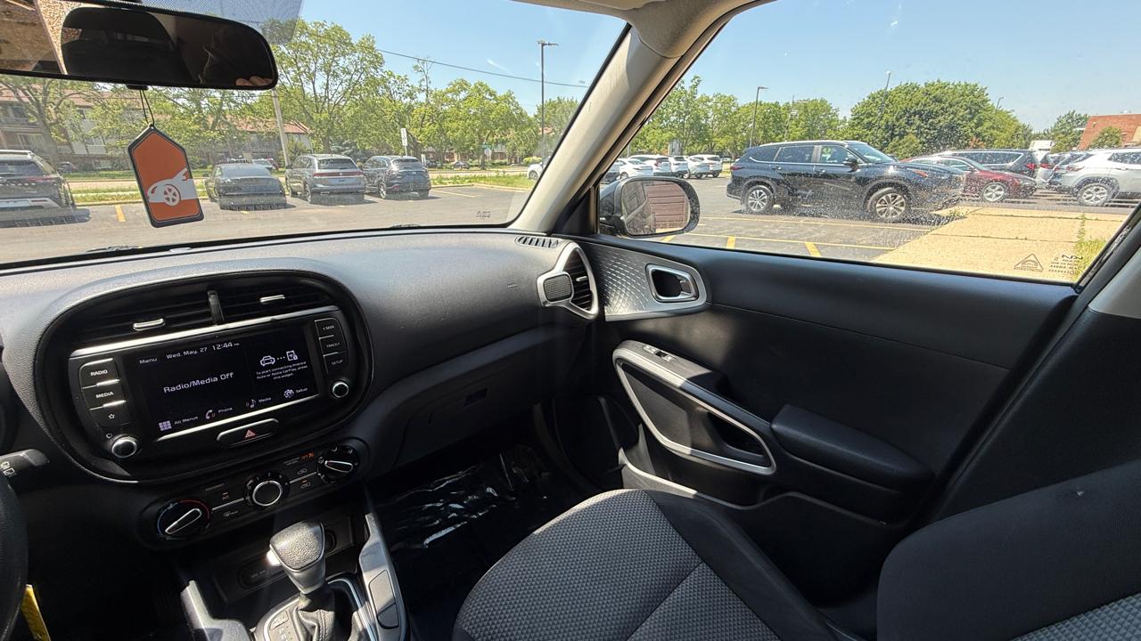 Kia Soul LX CVT 2022