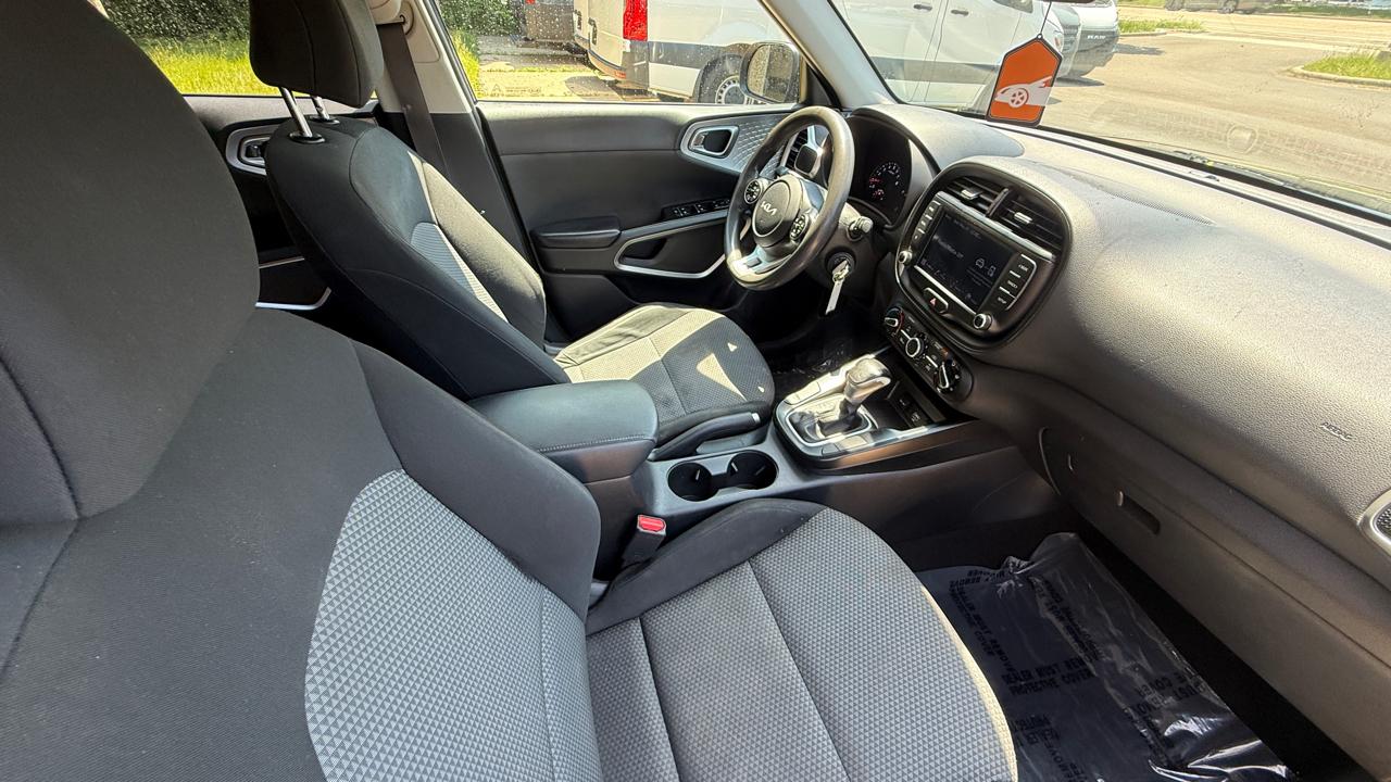 Kia Soul LX CVT 2022