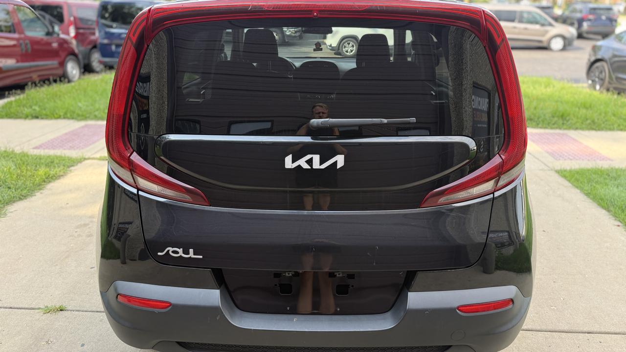 Kia Soul LX CVT 2022