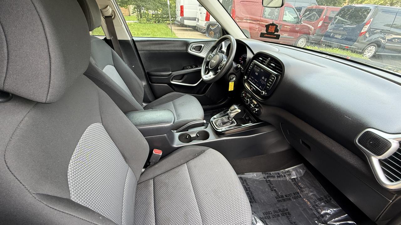 Kia Soul LX CVT 2022