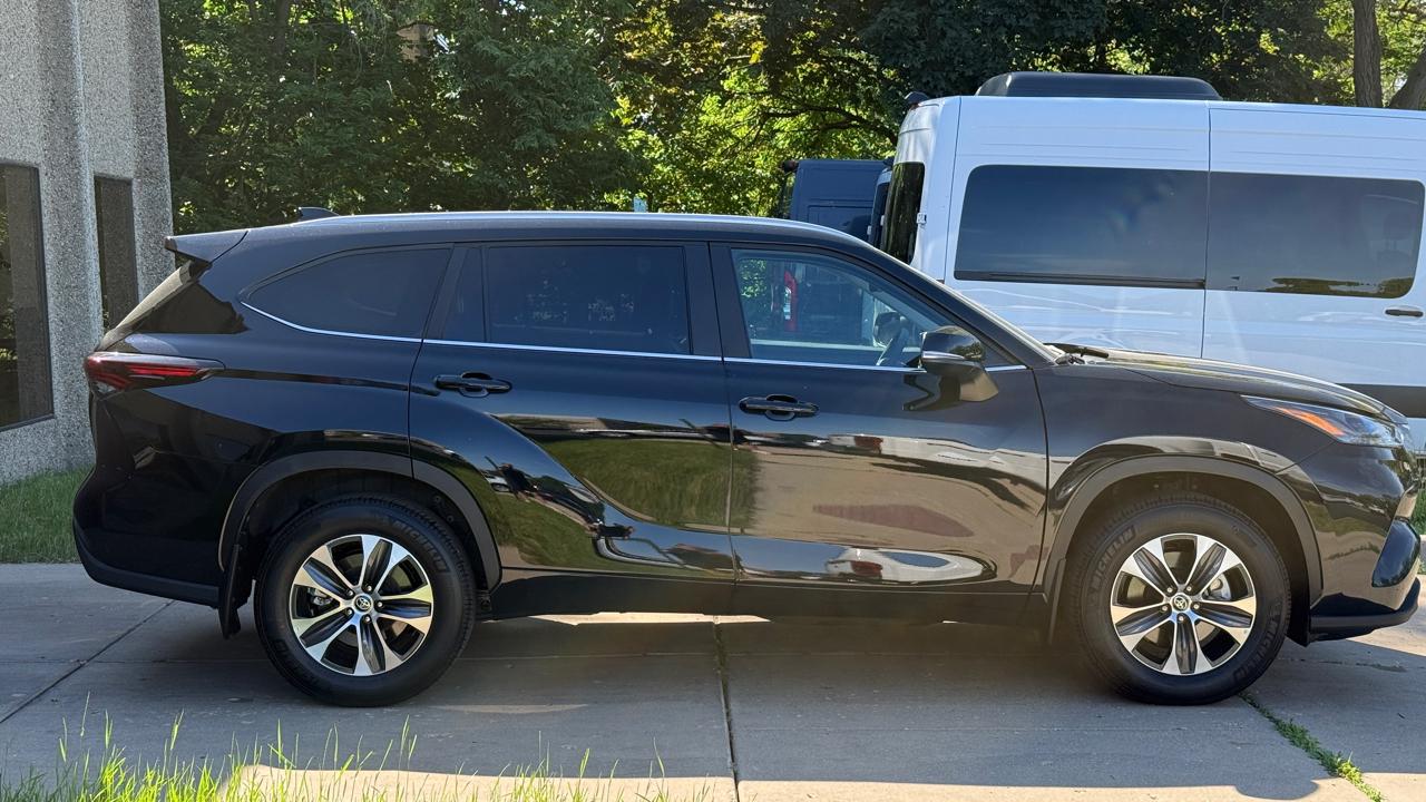 Toyota Highlander Limited AWD 2026