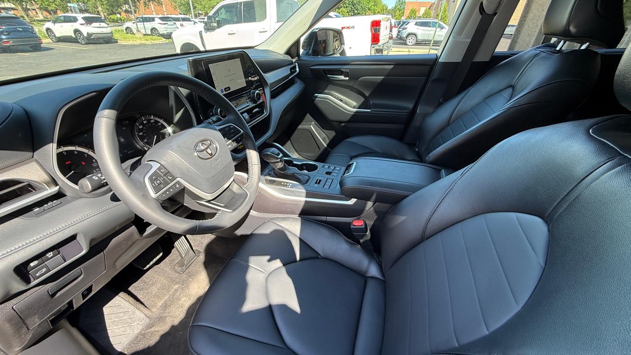 Toyota Highlander Limited AWD 2026