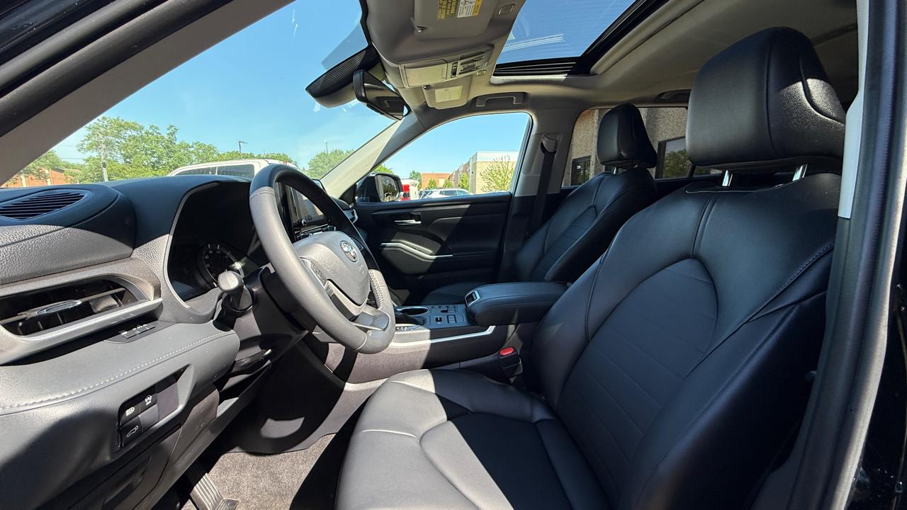 Toyota Highlander Limited AWD 2026
