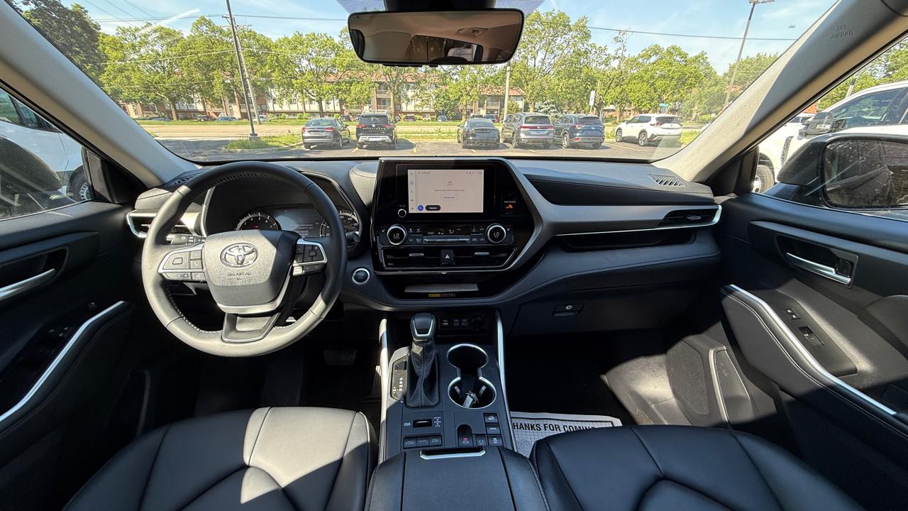 Toyota Highlander Limited AWD 2026