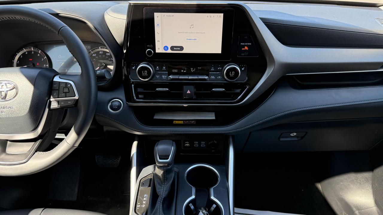 Toyota Highlander Limited AWD 2026