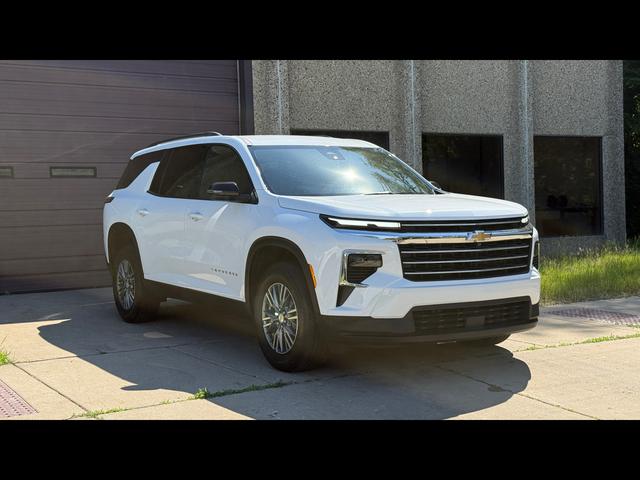 White 2025 Chevrolet Traverse LT AWD SUV / Crossover Four-Wheel Drive Automatic