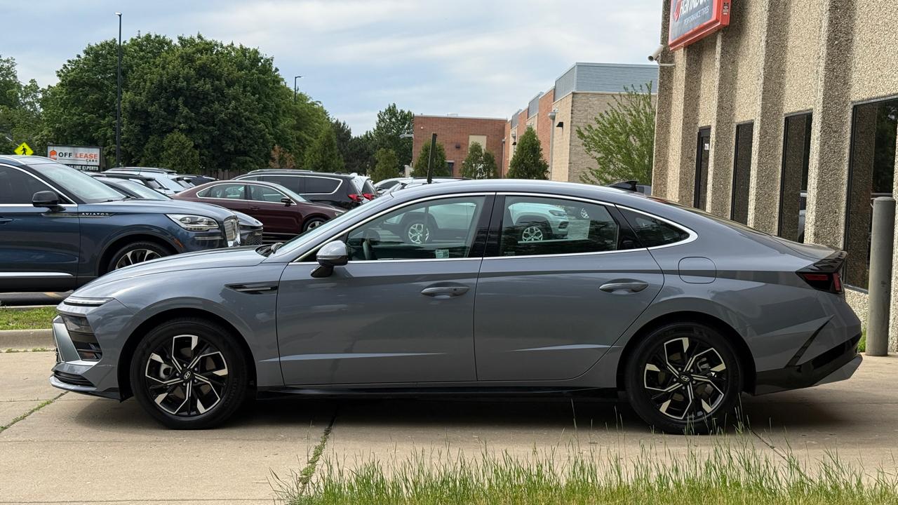 Hyundai Sonata SEL 2025