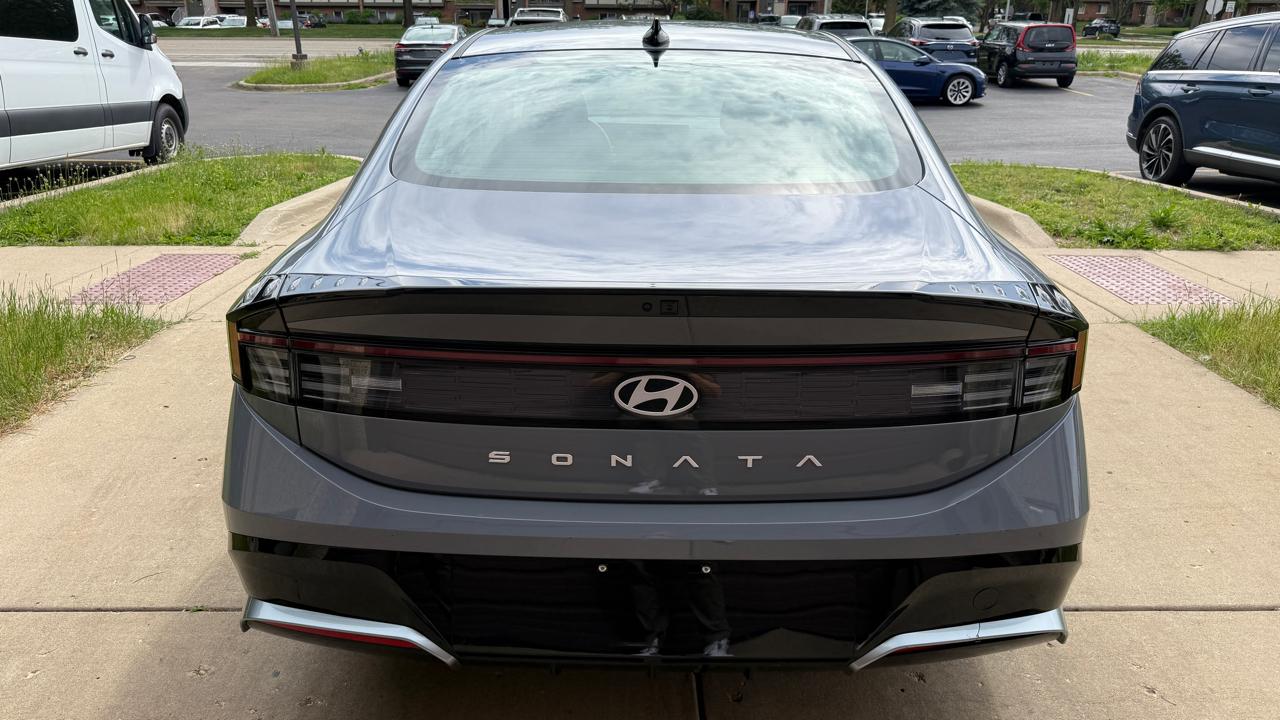 Hyundai Sonata SEL 2025