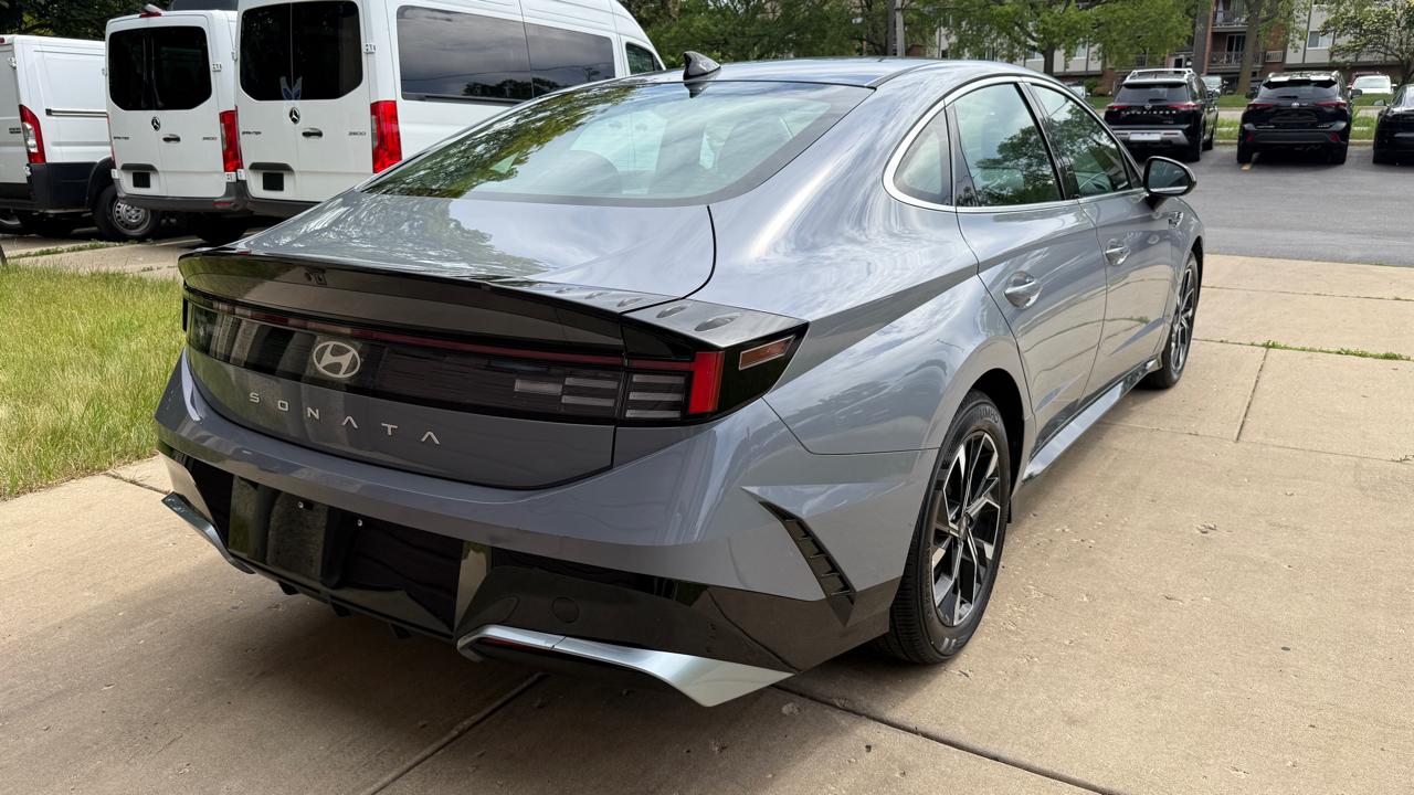 Hyundai Sonata SEL 2025