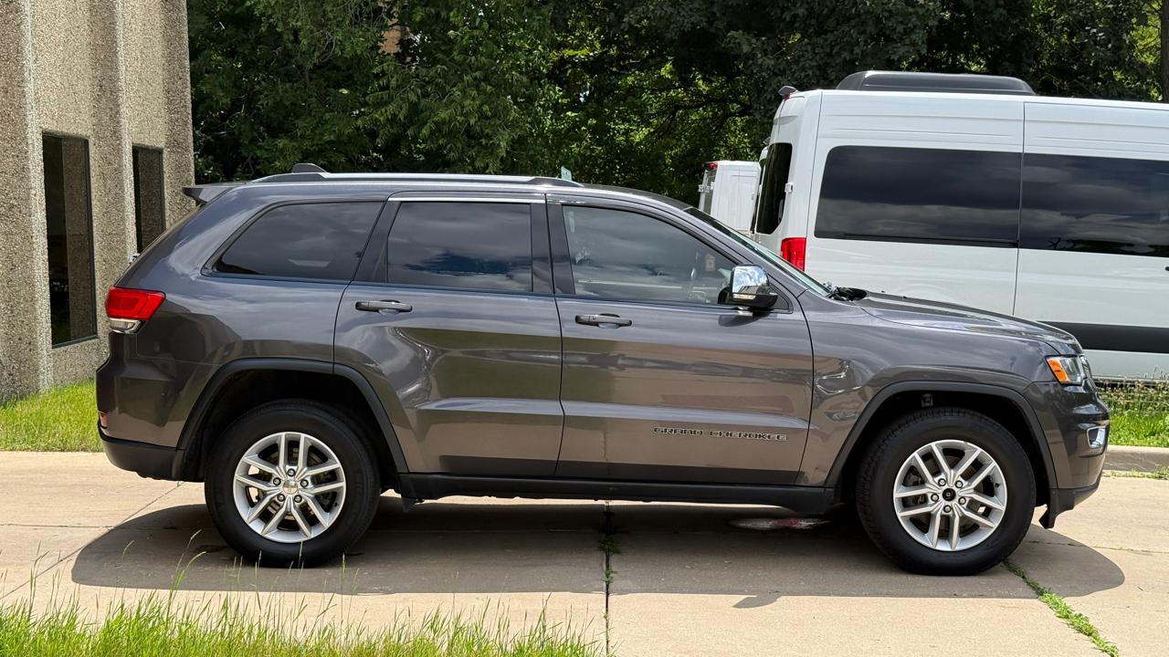 Jeep Grand Cherokee Laredo 4WD 2017