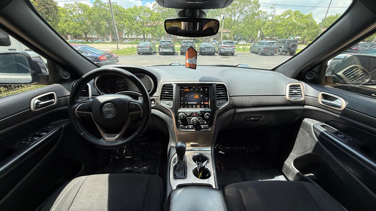 Jeep Grand Cherokee Laredo 4WD 2017