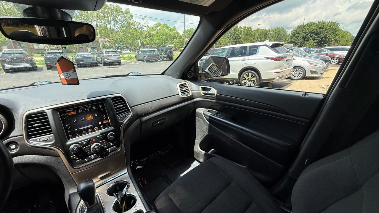 Jeep Grand Cherokee Laredo 4WD 2017