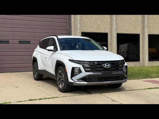 White 2026 Hyundai Tucson SEL FWD SUV / Crossover Front-Wheel Drive Automatic