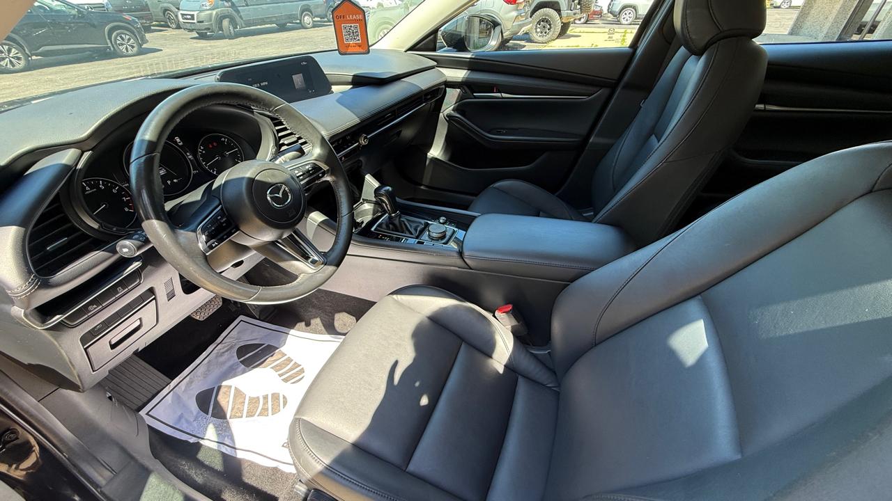 Mazda MAZDA3 Select 2024