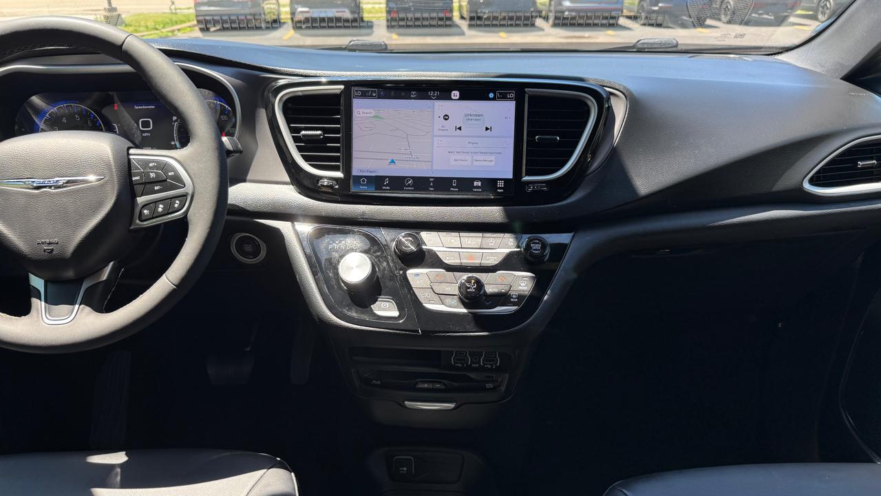 Chrysler Pacifica Select 2025