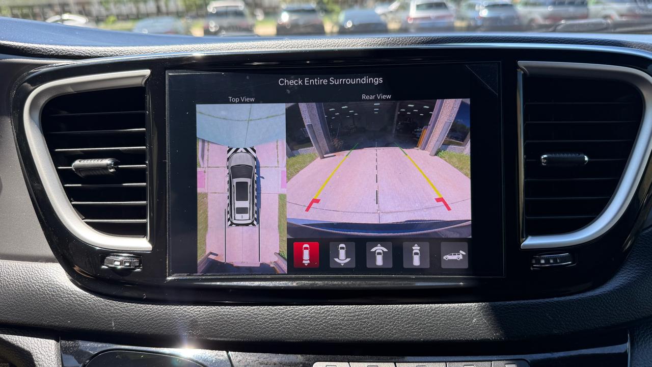 Chrysler Pacifica Select 2025
