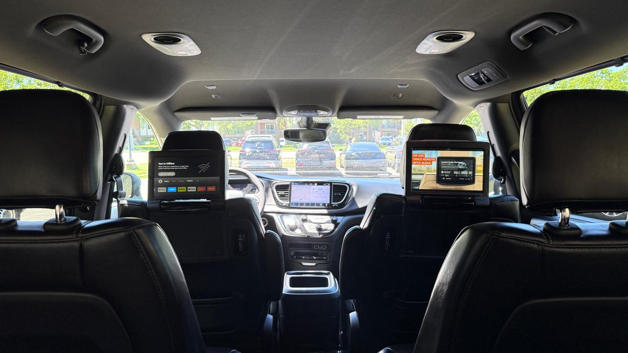 Chrysler Pacifica Select 2025