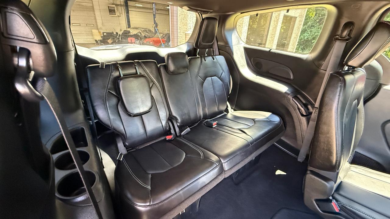 Chrysler Pacifica Select 2025