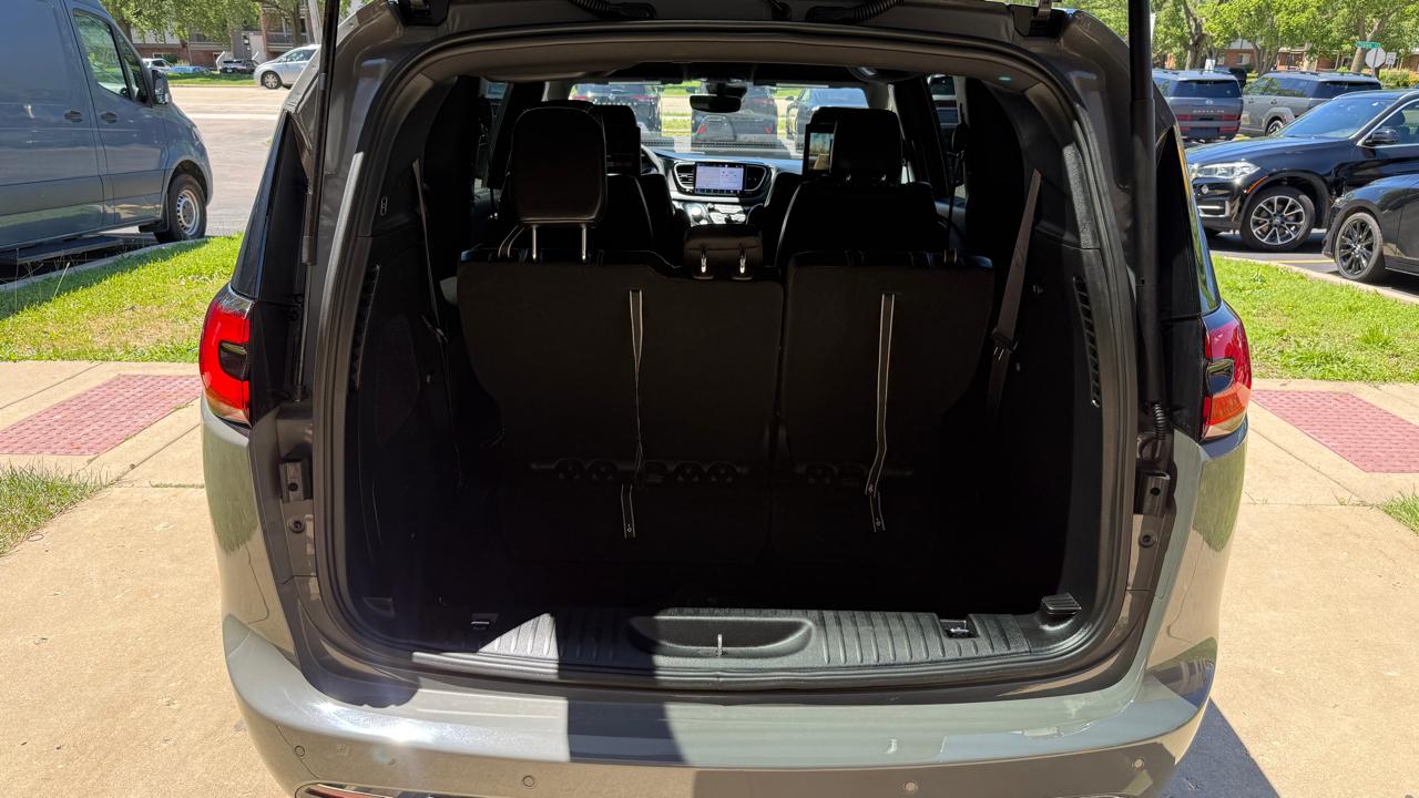 Chrysler Pacifica Select 2025