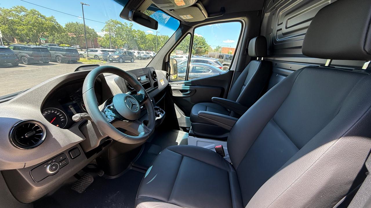 Mercedes-Benz Sprinter 2500 170-in. WB 2025