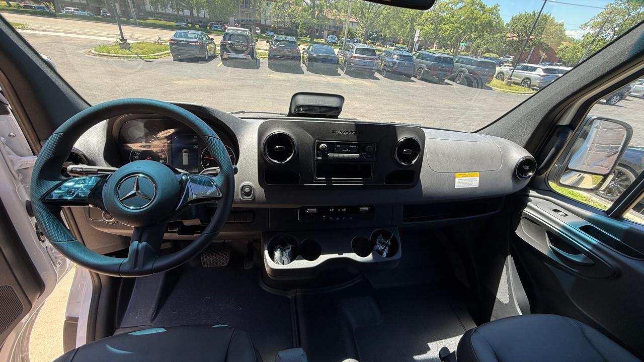 Mercedes-Benz Sprinter 2500 170-in. WB 2025